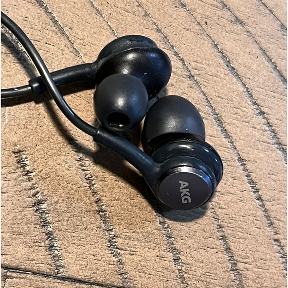 Beats Earphones - Picture 3 of 4